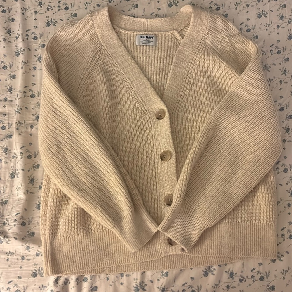 chunky L old navy knit sweater